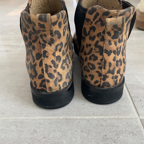 Poppy barley low rise bootie- cheetah- size 6 - Picture 3 of 6